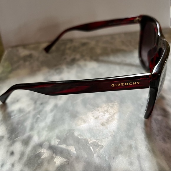 GIVENCHY Sunglasses - Picture 7 of 9